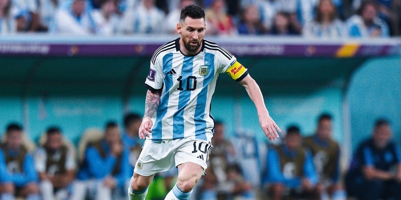 Lionel Messi và chiếc áo số 10 huyền thoại